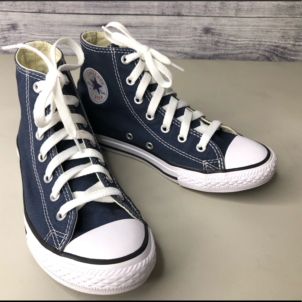 Converse Chuck Taylors Size 2 Youth
